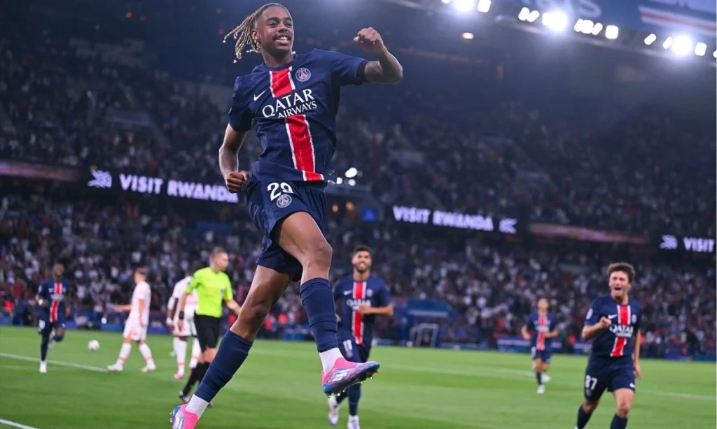 Trận đấu bắt đầu với sự áp đảo của PSG